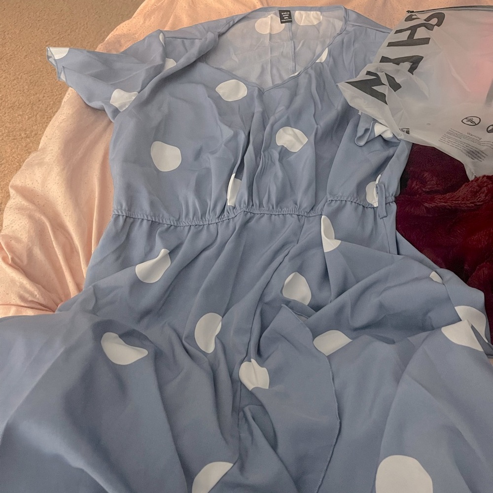 SHEIN. Brand new. Size 2XL. Polka dot print V neck wrap hem belted dress.